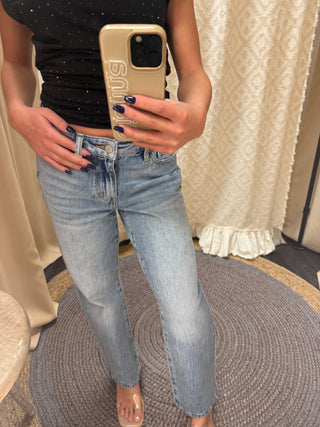 Judy Blue Mid Rise Petite Straight Jean