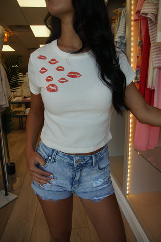Kiss Print Cropped Graphic Baby Tee