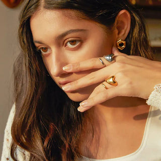 Wrap Around Heart Ring: Gold